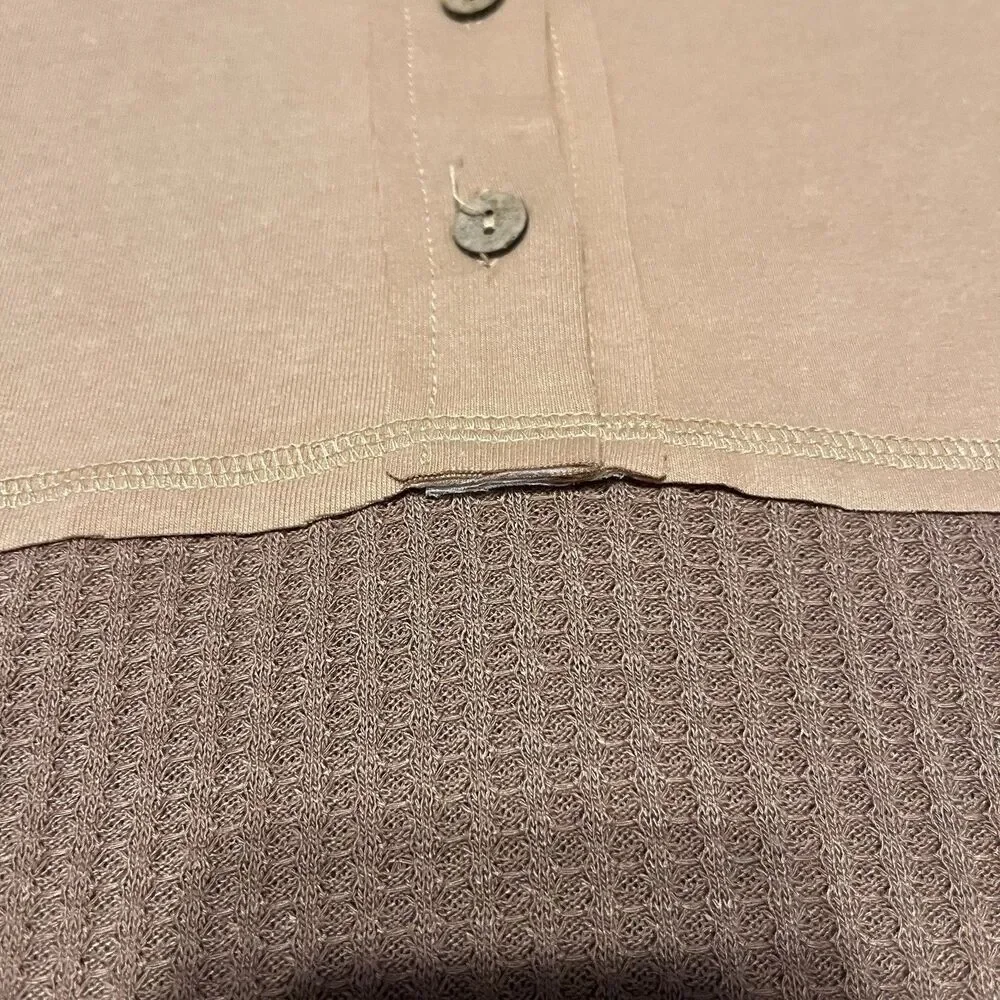 Dokotoo Waffel Knit Two Tone Henley Tunic Top Brown Tan Women's Size Medium NWT - Picture 9 of 15